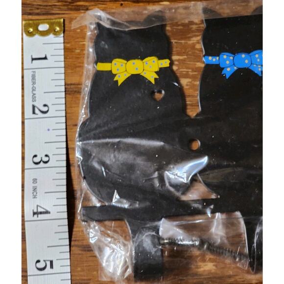 Cute Cat Wall Art Key Holder Hat Hooks 4 Cats With Bow Ties 8x5 Inch New - Picture 3 of 5